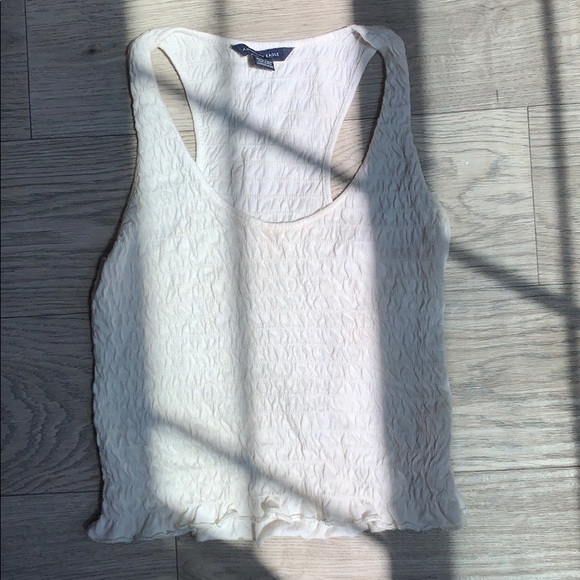 American eagle White top<3. - Picture 3 of 6